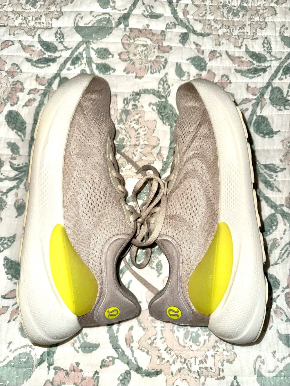 Lululemon Men’s Beyondfeel Running Shoes Taupe Gray Size 9.5